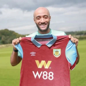 burnley-cong-bo-w88-tro-thanh-nha-tai-tro-ao-dau-mua-giai-premier-league-2023-24 (1)-w88meoden